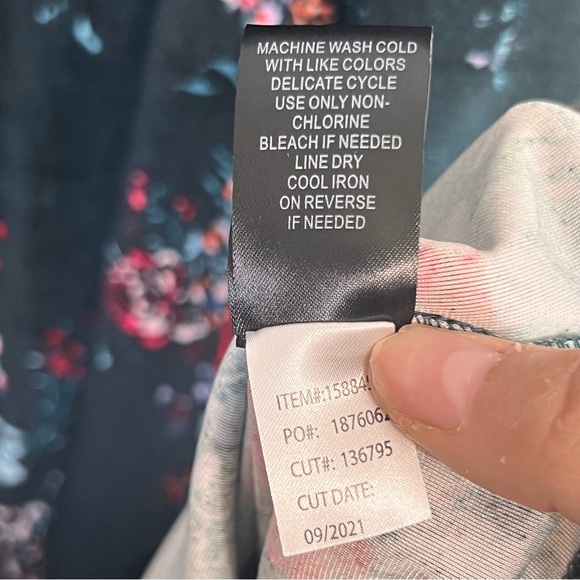 Torrid Mini Velvet Skater Dress Dark Green Floral V-Neck Plus Size 4X NEW - Picture 7 of 16